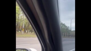 Beautiful chica latina con un gran culo tiene sexo en el coche de un extraño